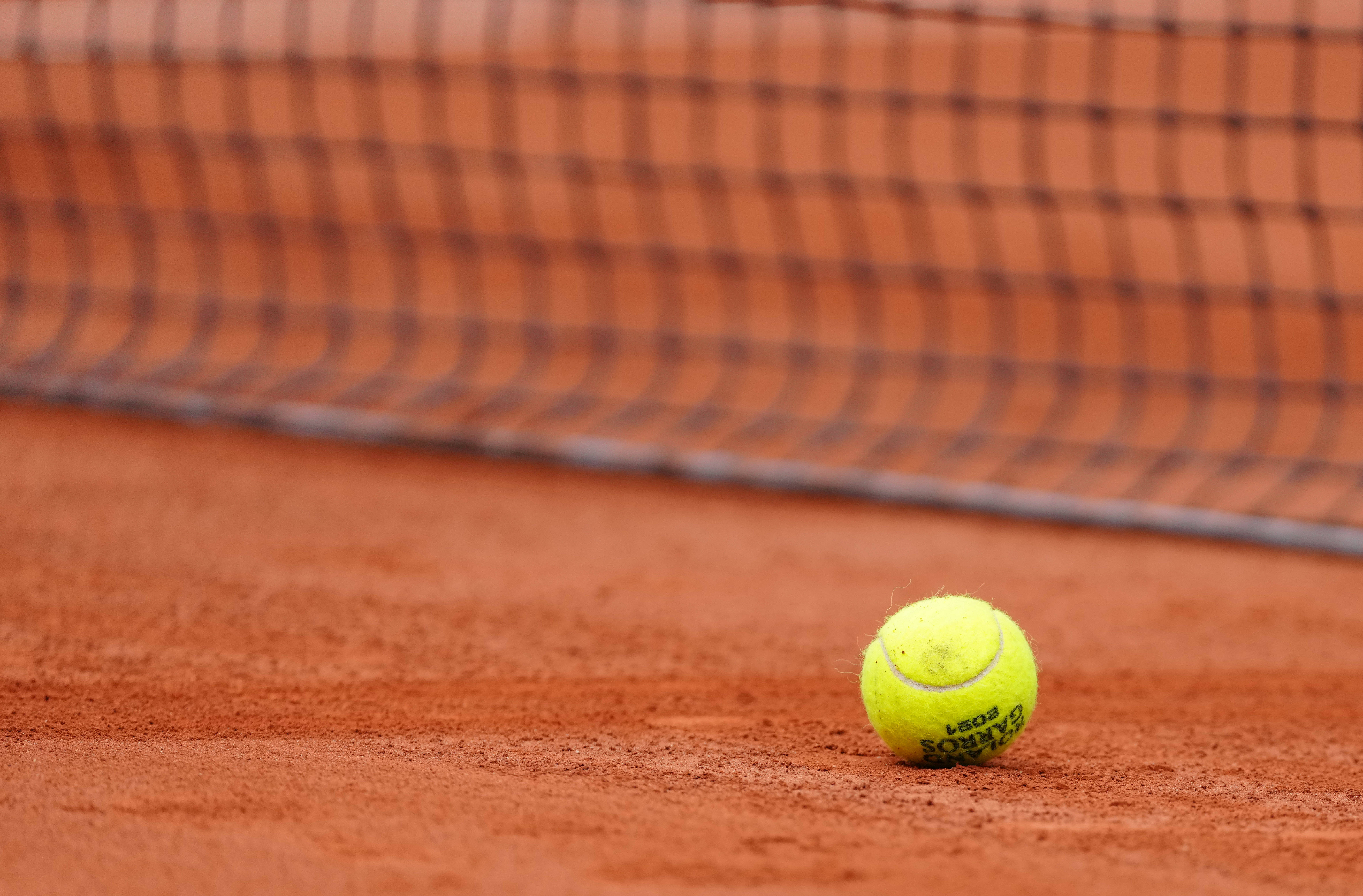 抬挑或低平 抬挑或低平