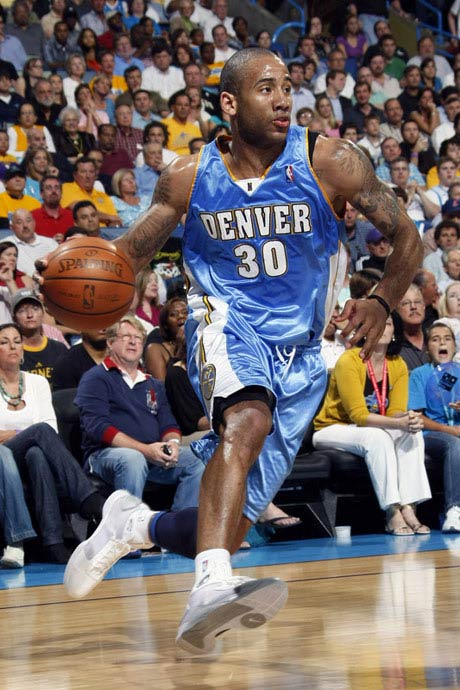 降低外界对 降低外界对